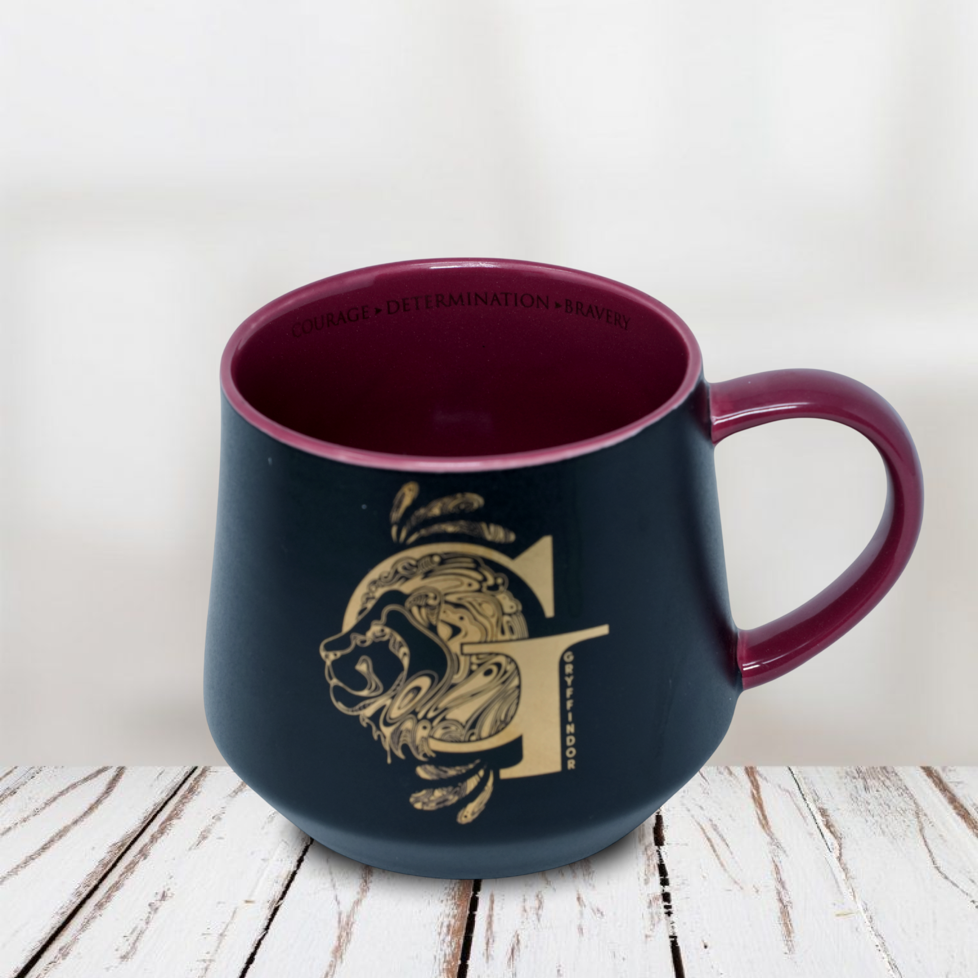 HARRY POTTER Wizard Crest Courage Mug – Motivational Ceramic Coffee Mug (Red & Gold)