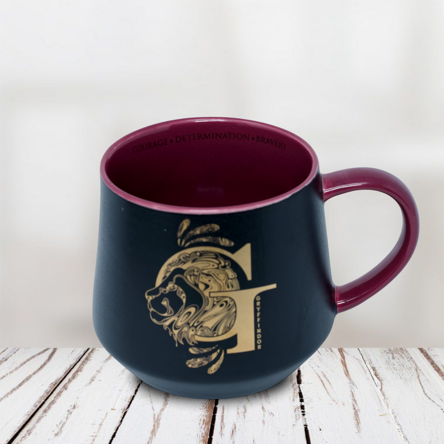 HARRY POTTER Wizard Crest Courage Mug – Motivational Ceramic Coffee Mug (Red & Gold)