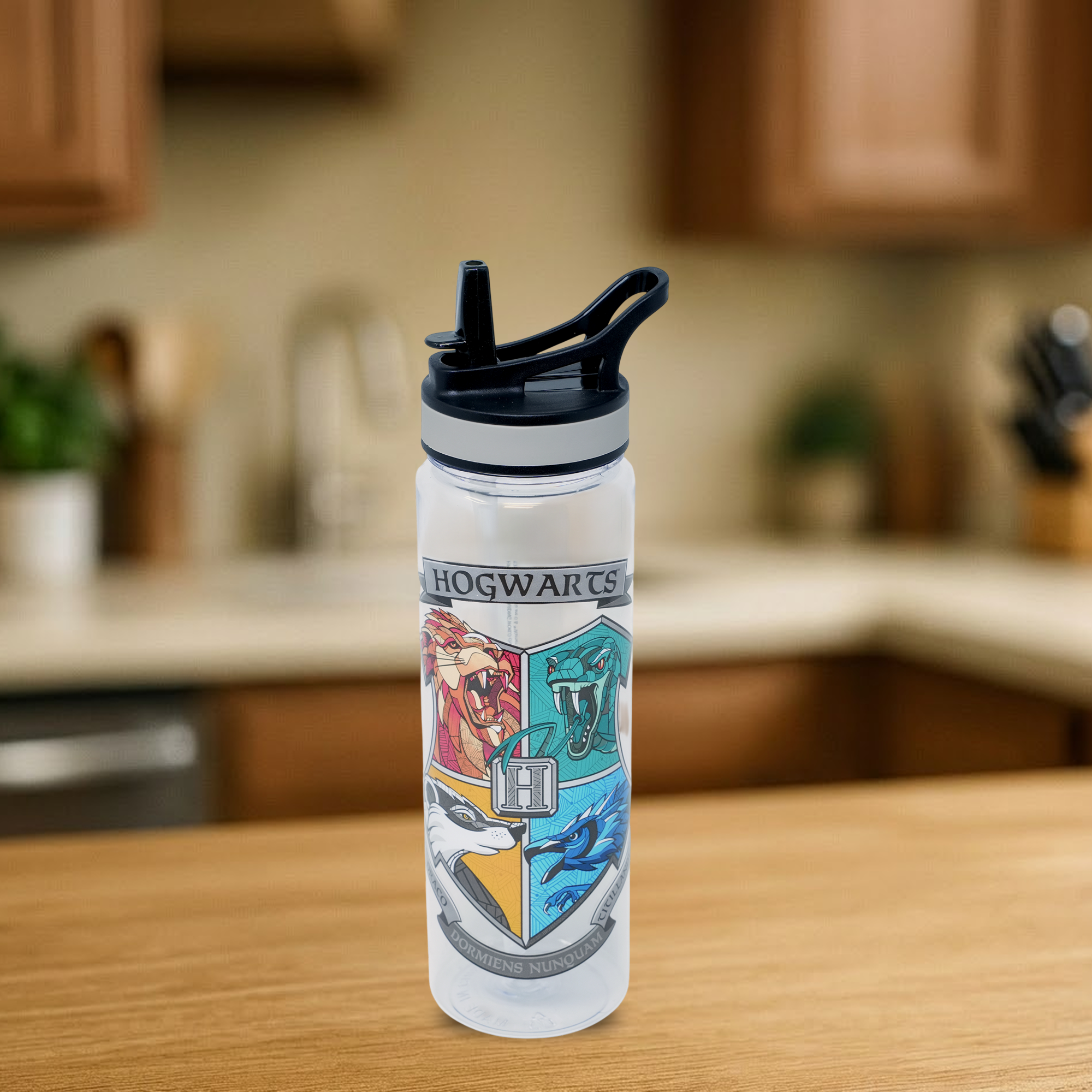 HARRY POTTER Wizard Crest Sipper Bottle – Leakproof Water Bottle for Kids & School