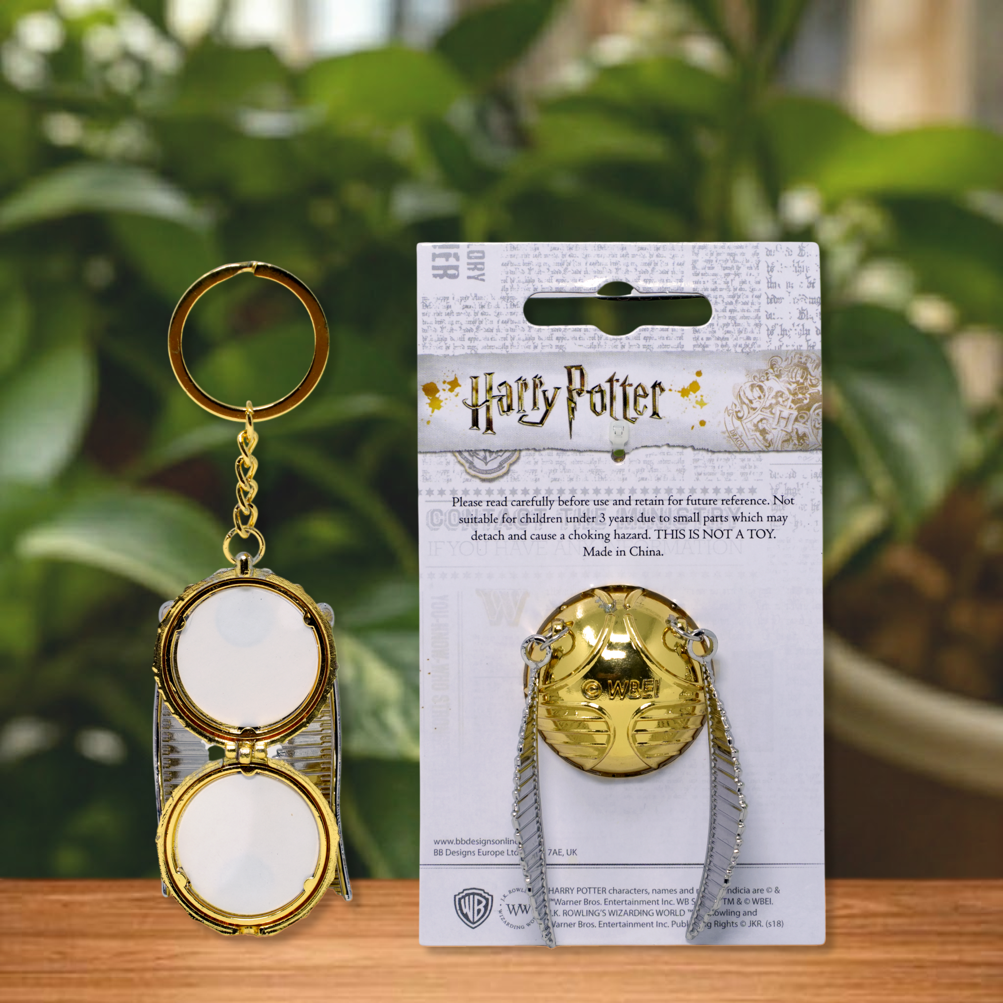 HARRY POTTER Flying Snitch Locket Keyring – Golden Winged Charm Pendant