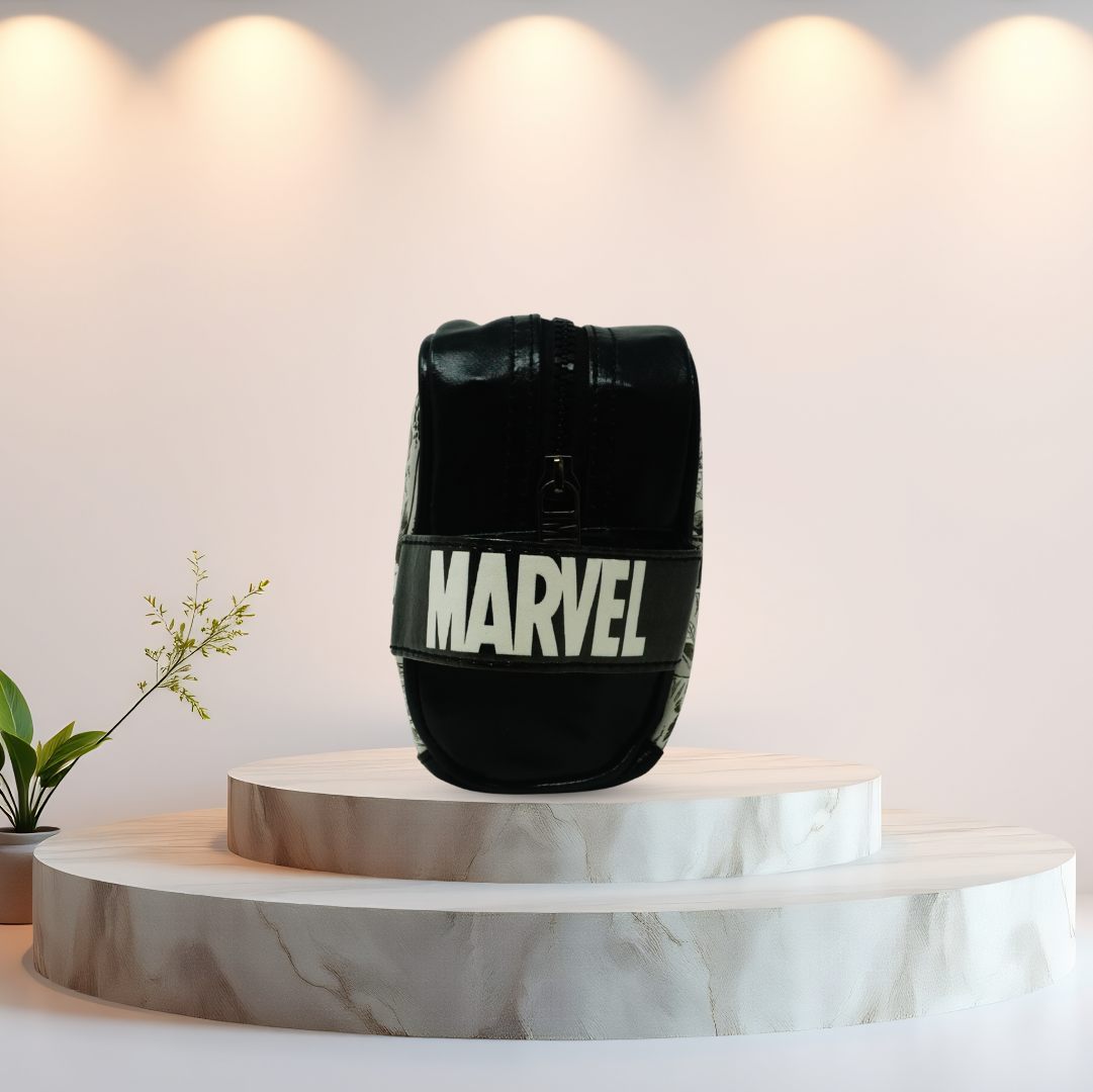 Marvel Monochrome Comic Wash Bag Black
